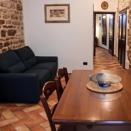 Casa Armanni - La Tua Casa Di Pietra Διαμέρισμα Γκούμπιο Εξωτερικό φωτογραφία